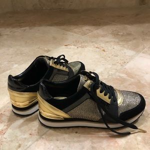 Michael kors size 7 worn 1 time